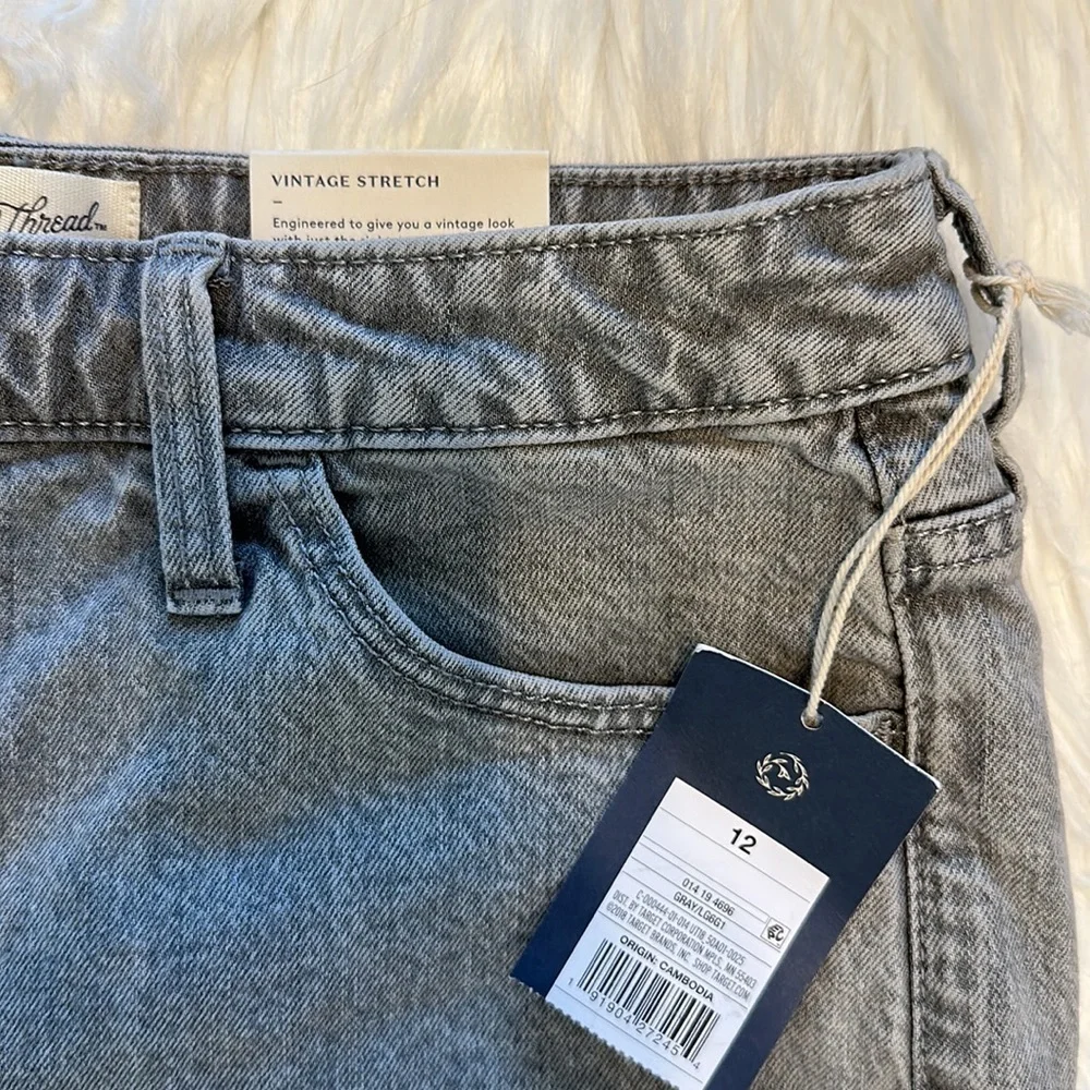 Universal Thread Vintage Midi Stretch Hogh Waist Button Distressed Hem Shorts 12